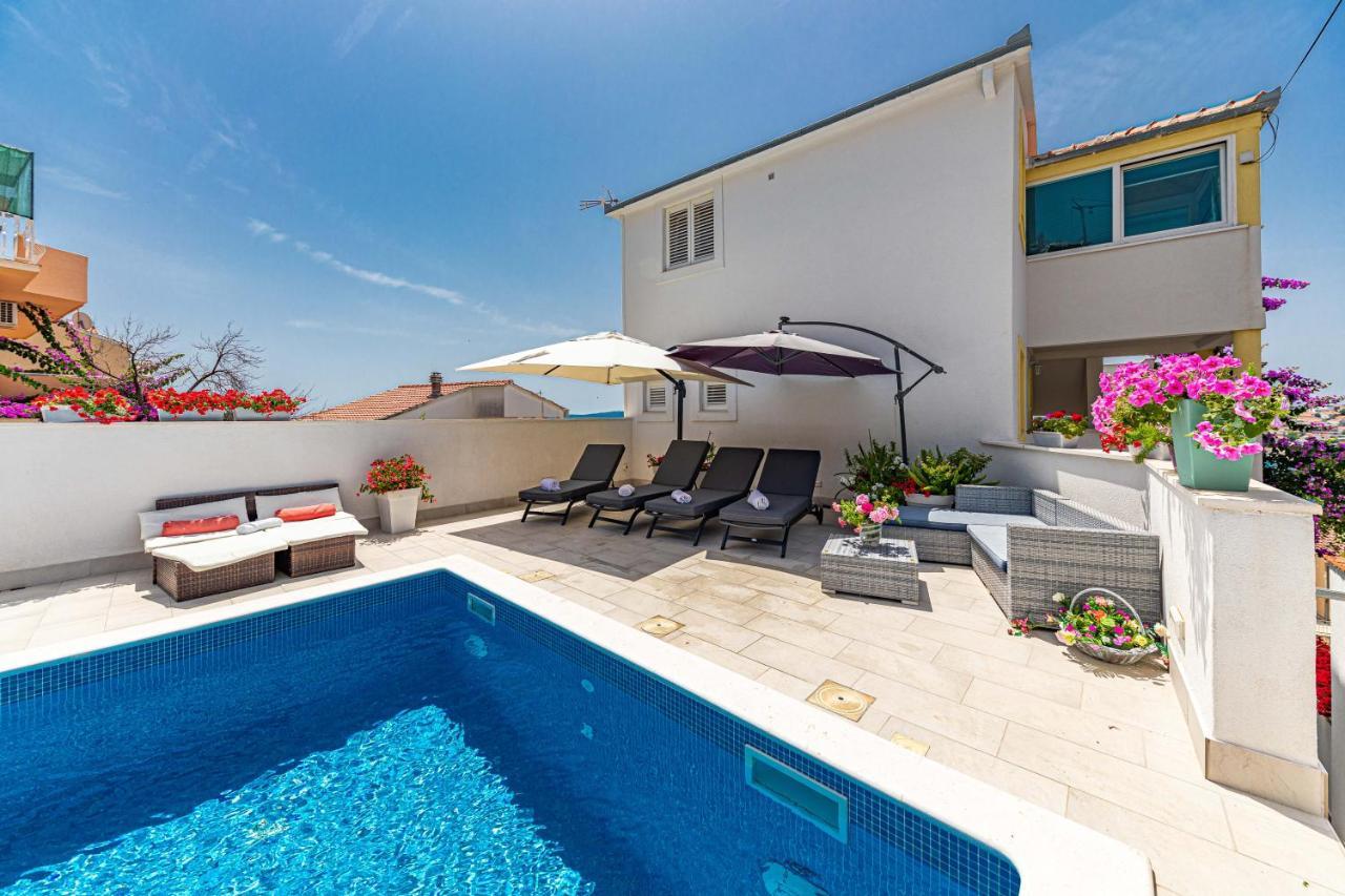 Apartments Villa Nea Leona Trogir Exterior foto