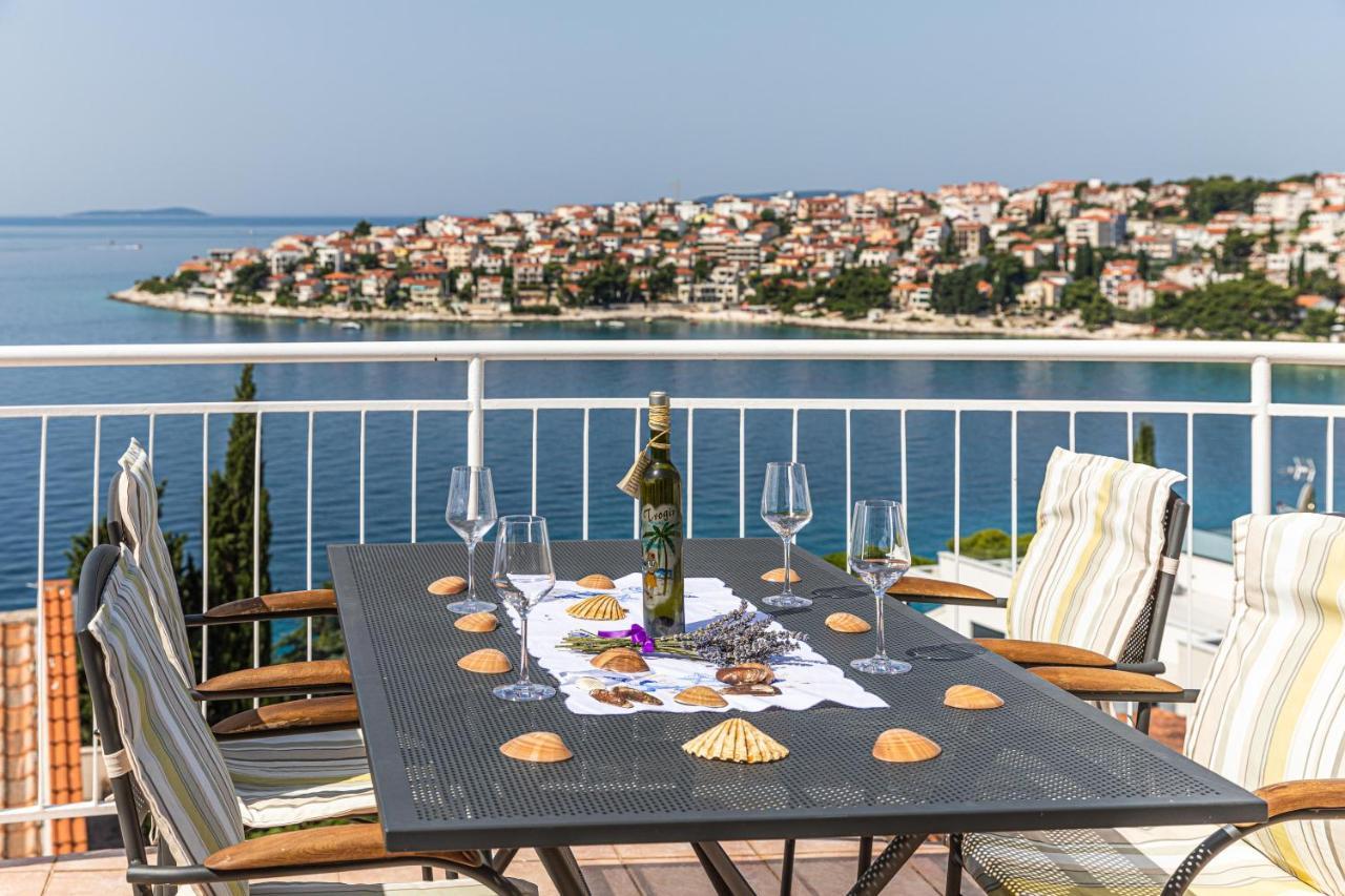 Apartments Villa Nea Leona Trogir Exterior foto