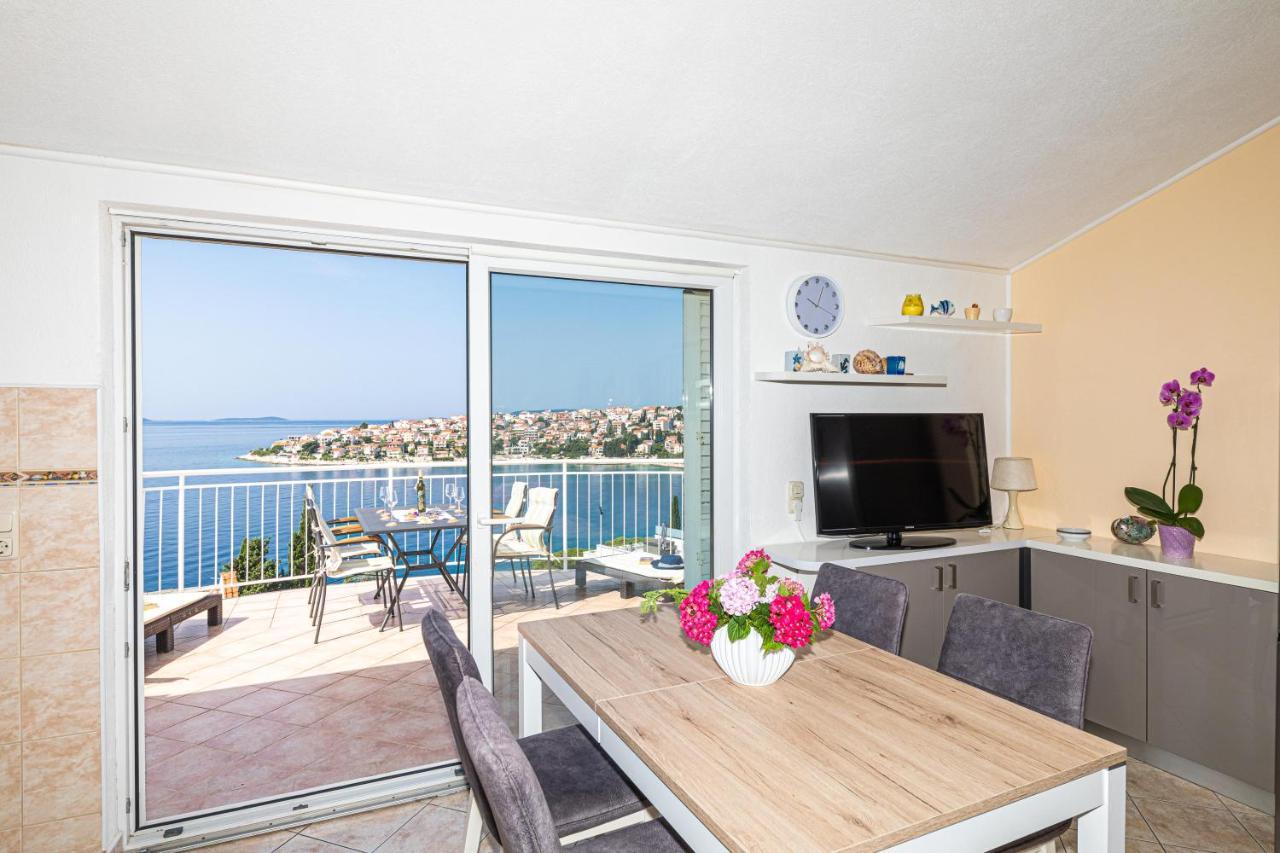 Apartments Villa Nea Leona Trogir Exterior foto